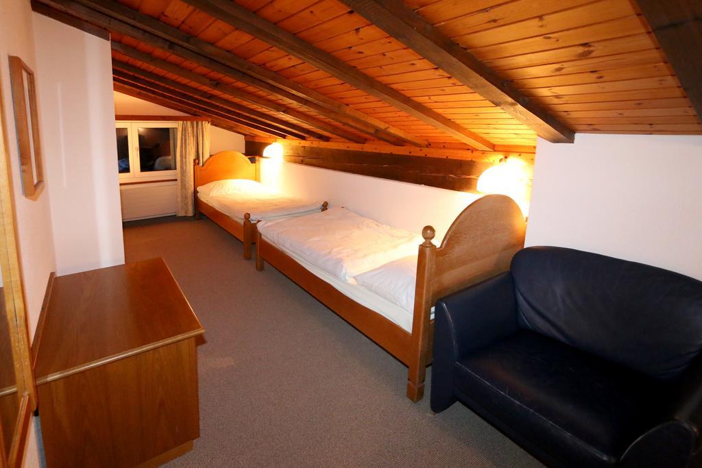Everest Saas-Fee Luaran gambar